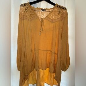 AMERICAN EAGLE (AEO-T0010-1) SIZE LARGE WOMENS LONG SLEEVE HI-LO TOP - GOLDEN